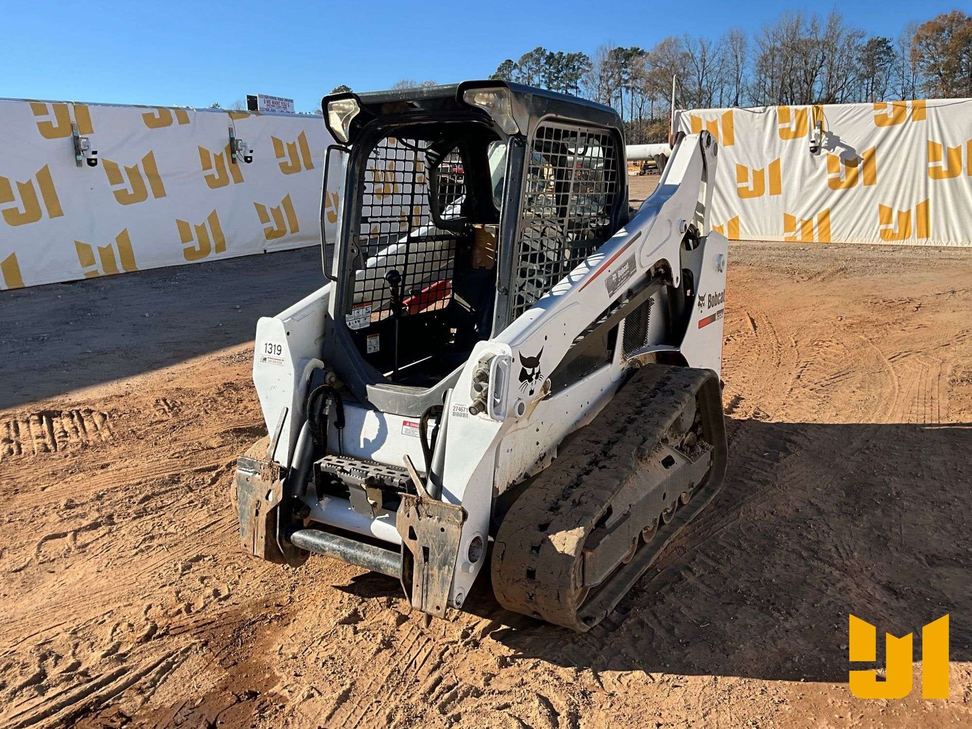 2017 Bobcat T590 Equipment Image0