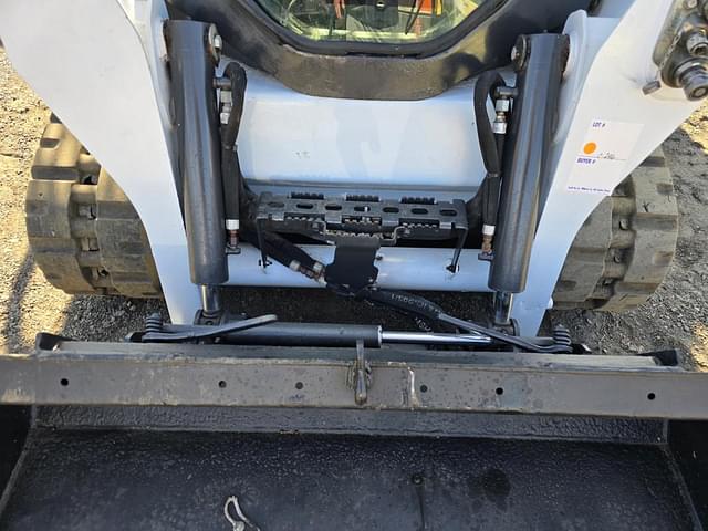 Image of Bobcat B950 equipment image 3