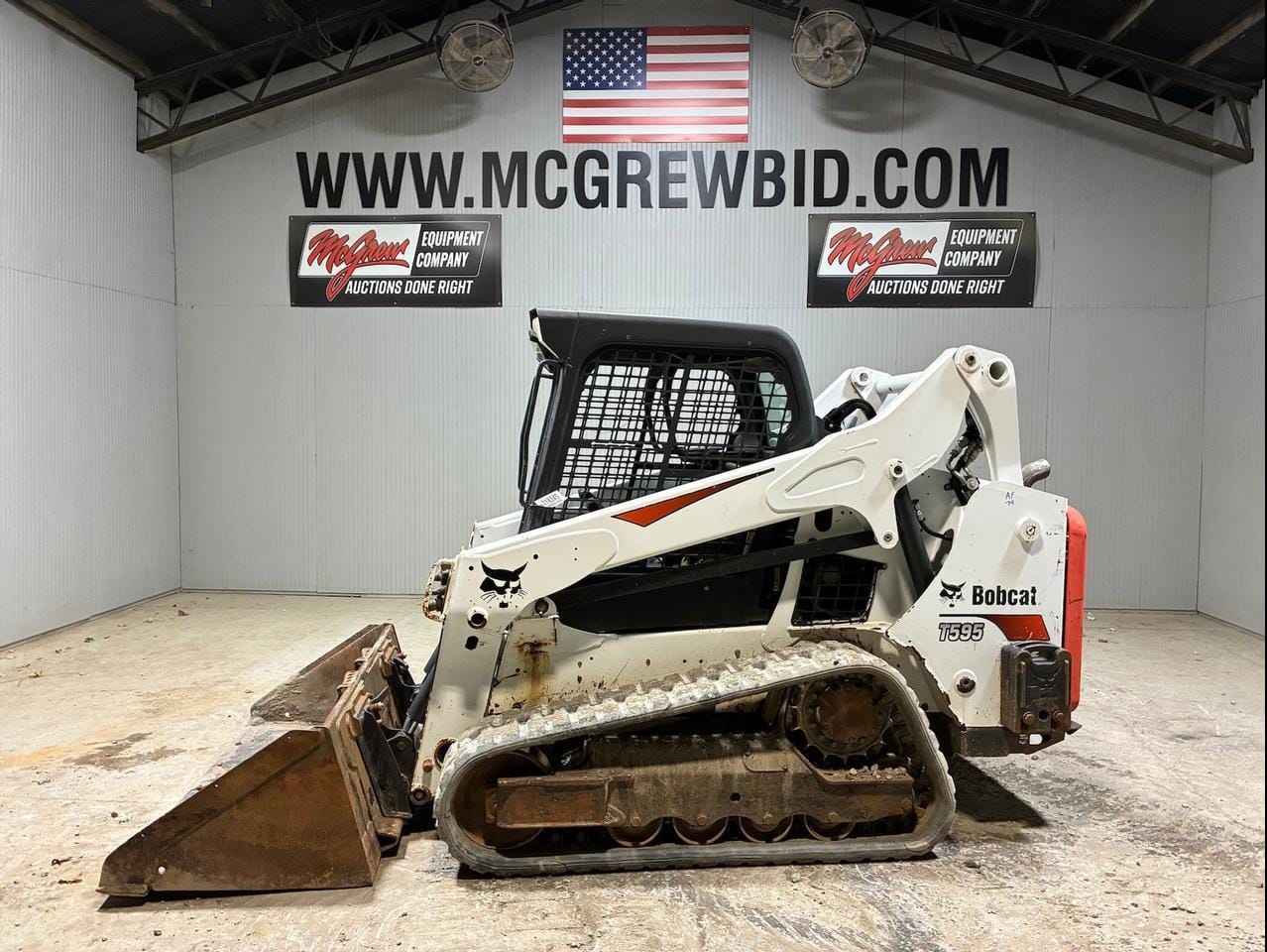 2017 Bobcat T595 Equipment Image0