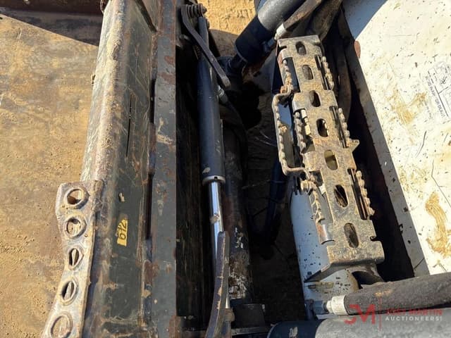 Image of Bobcat T595 equipment image 4