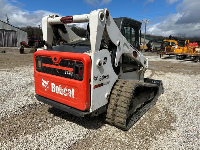 Image of Bobcat T740 equipment image 3