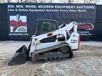 2017 Bobcat T740 Equipment Image0