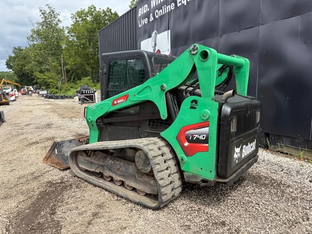 Image of Bobcat T740 equipment image 1