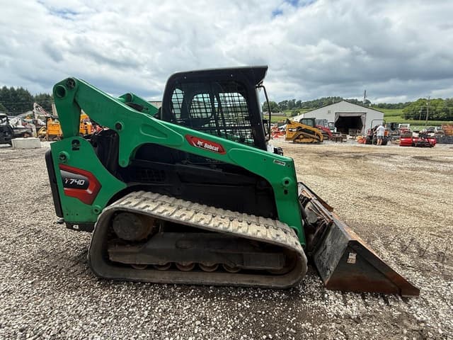 Image of Bobcat T740 equipment image 4