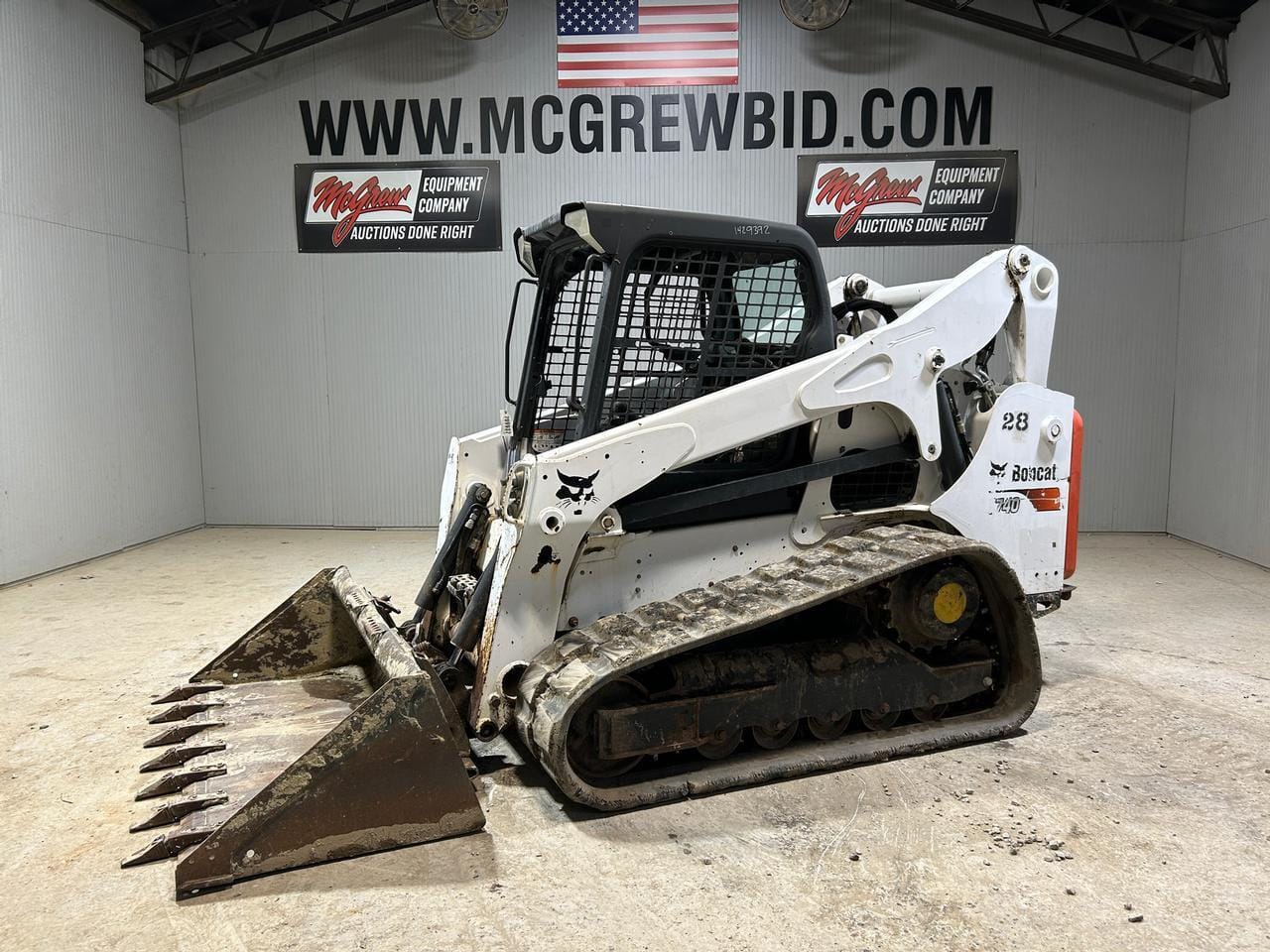 2017 Bobcat T740 Equipment Image0