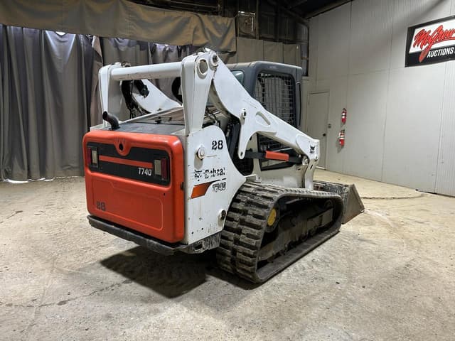 Image of Bobcat T740 equipment image 3