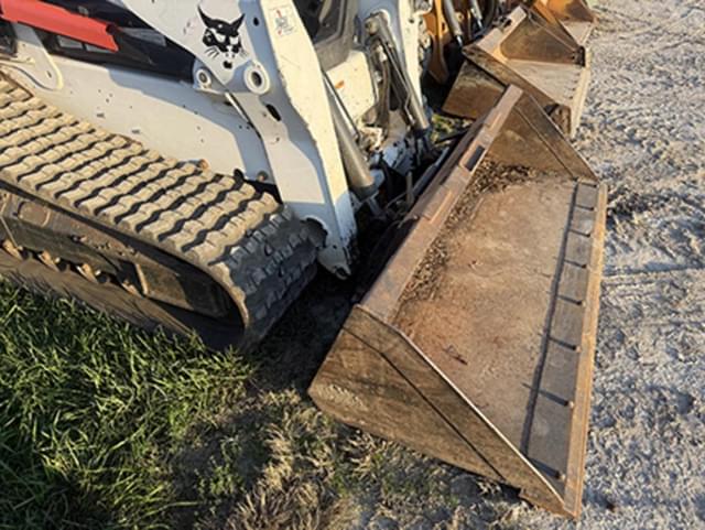 Image of Bobcat T740 equipment image 1