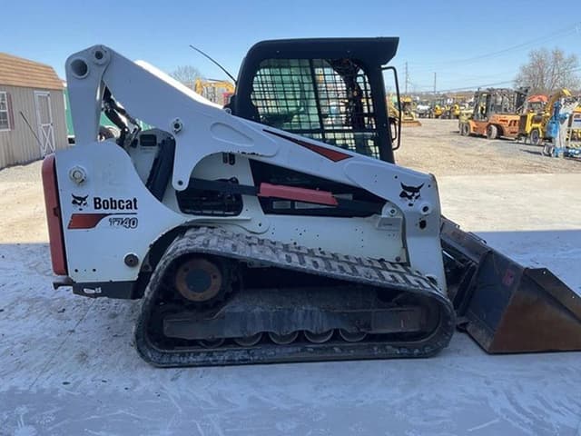 Image of Bobcat T740 equipment image 4