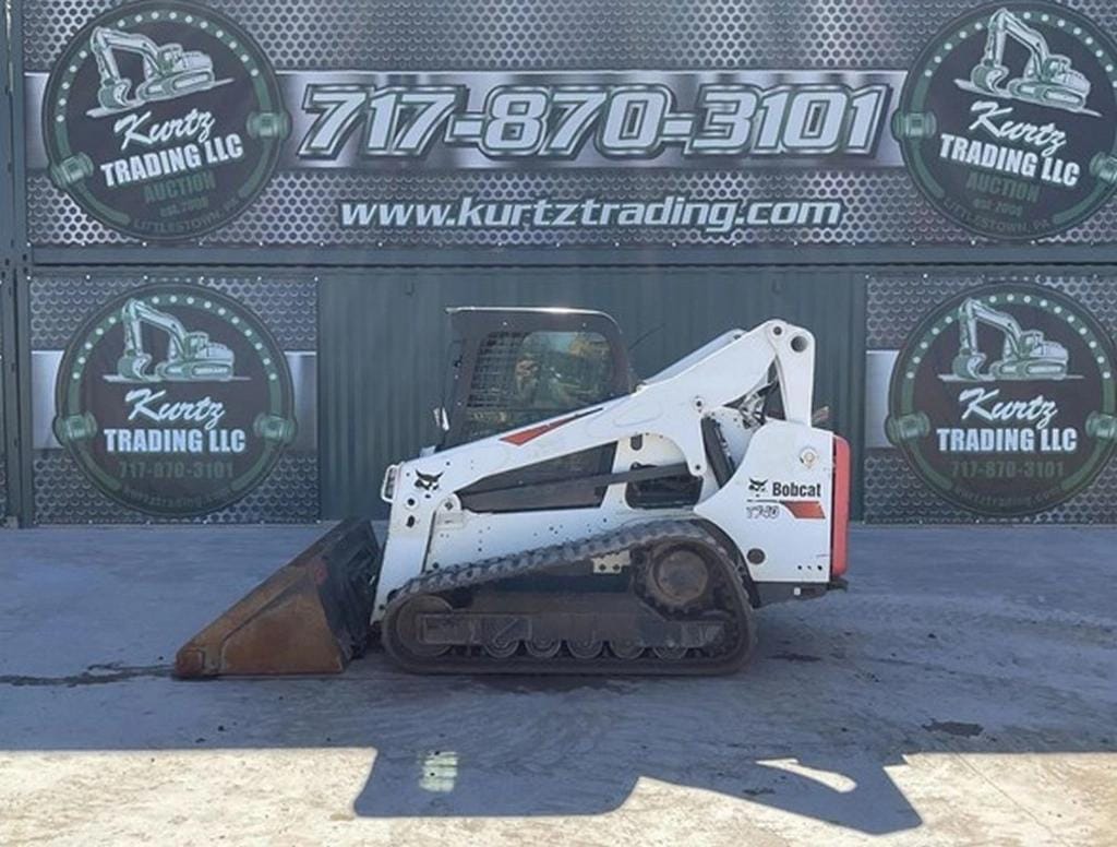 2017 Bobcat T740 Equipment Image0