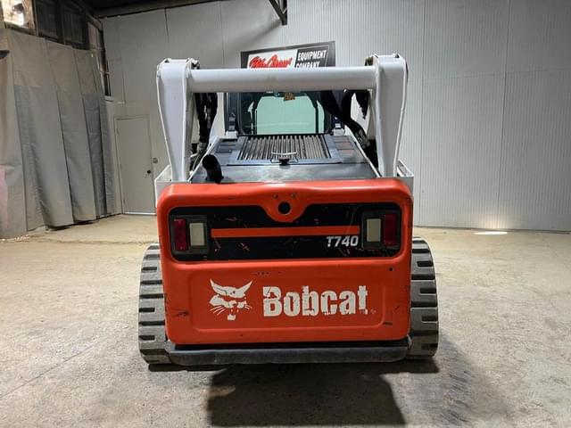 Image of Bobcat T740 equipment image 3