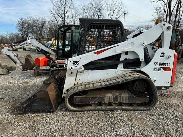 Image of Bobcat T740 equipment image 1