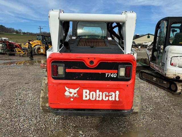 Image of Bobcat T740 equipment image 3