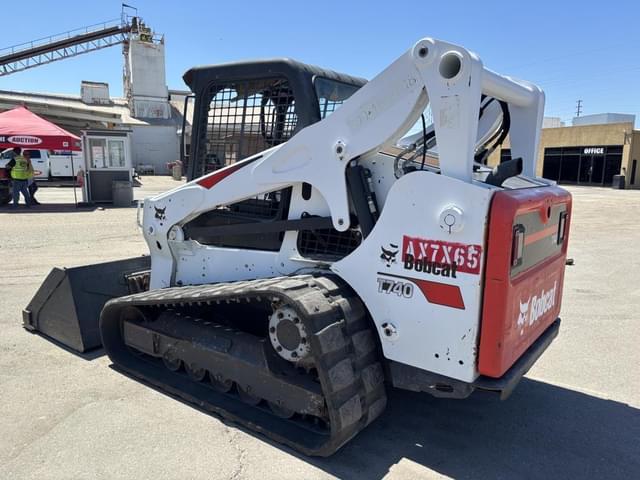 Image of Bobcat T740 equipment image 3