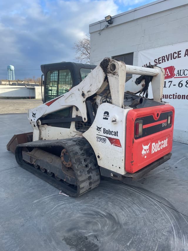 Image of Bobcat T740 equipment image 3