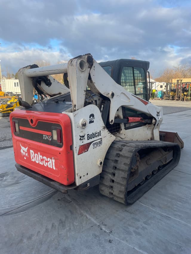 Image of Bobcat T740 equipment image 4