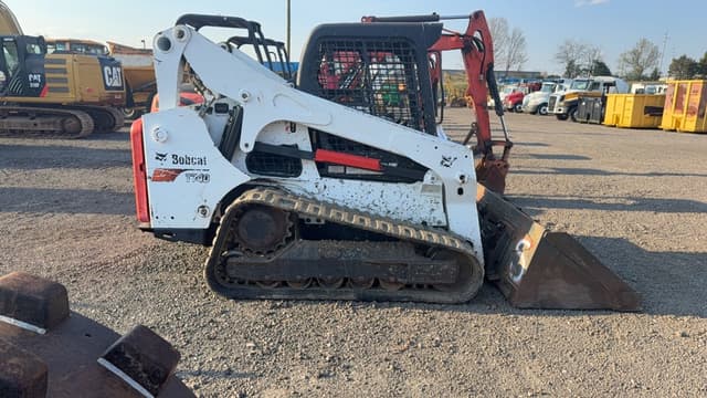 Image of Bobcat T740 equipment image 3