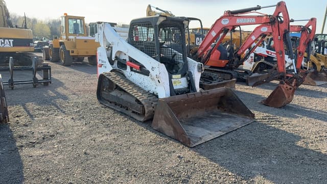 Image of Bobcat T740 equipment image 2