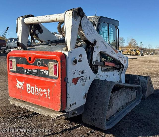 Image of Bobcat T740 equipment image 4