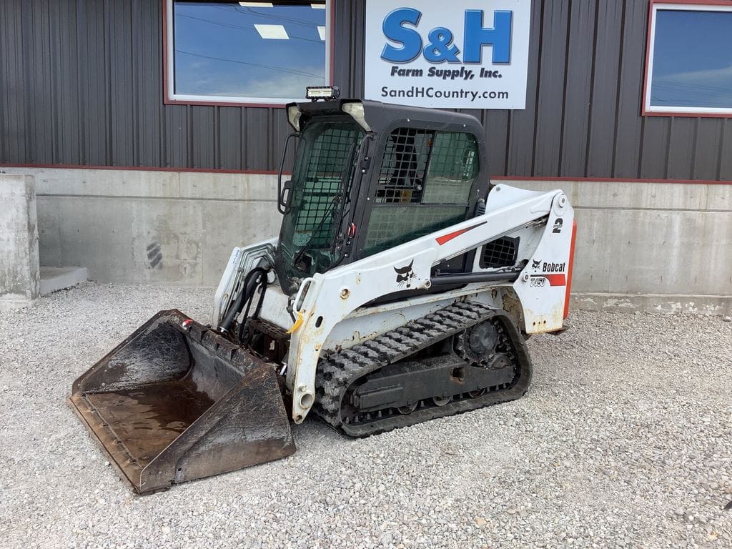 2017 Bobcat T450 Equipment Image0
