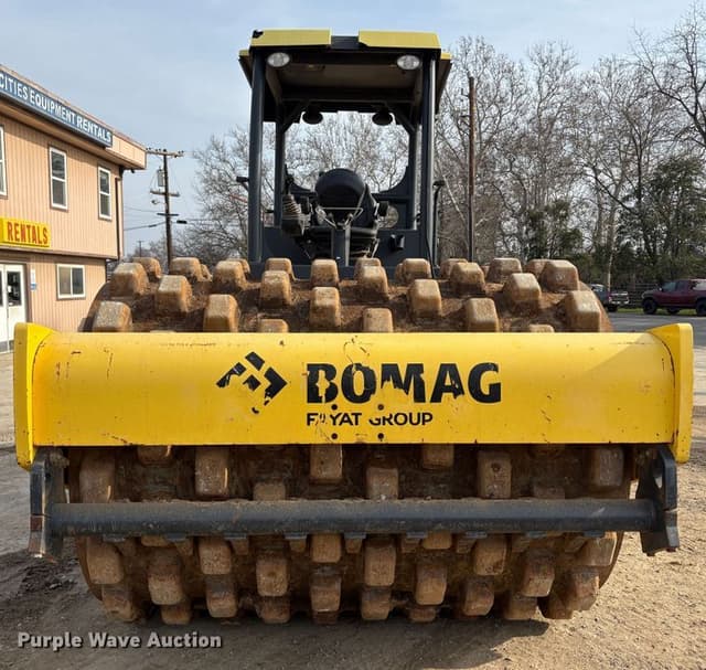 Image of Bomag BW211PD-5 equipment image 1
