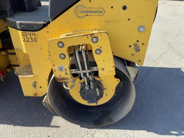 Image of Bomag BW120SL-5 equipment image 4