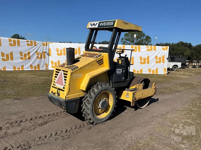 Image of Bomag BW124DH equipment image 4