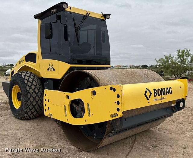 Image of Bomag BW211 DH-5 equipment image 2