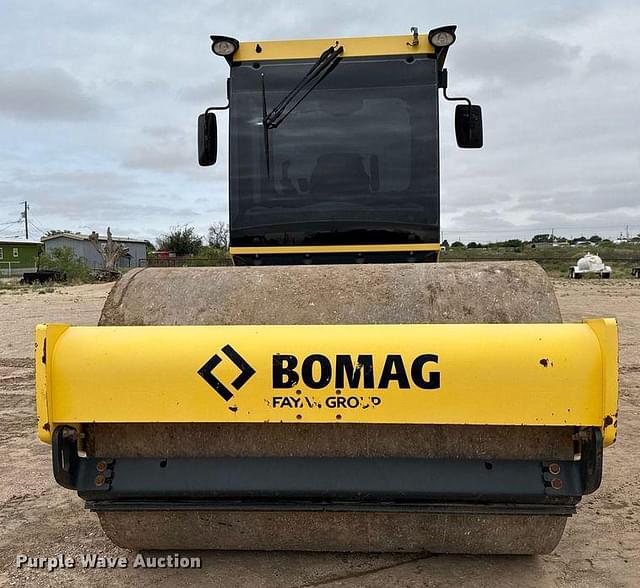 Image of Bomag BW211 DH-5 equipment image 1