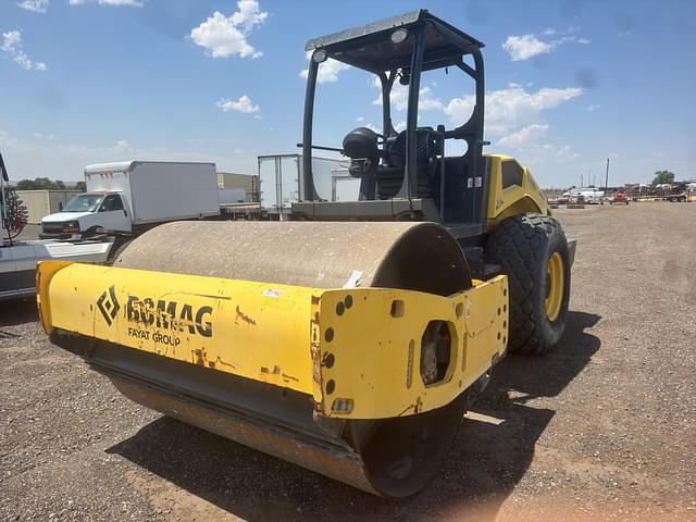 Image of Bomag BW211D-5 equipment image 1
