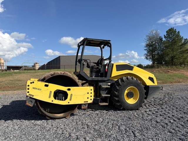 Image of Bomag BW211PD-5 equipment image 1