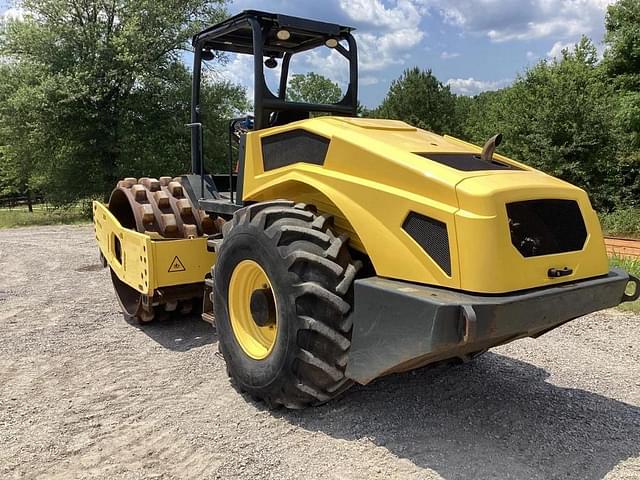 Image of Bomag BW211PDH-5 equipment image 3