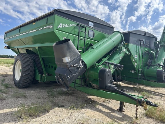 2017 Brent 1196 Equipment Image0