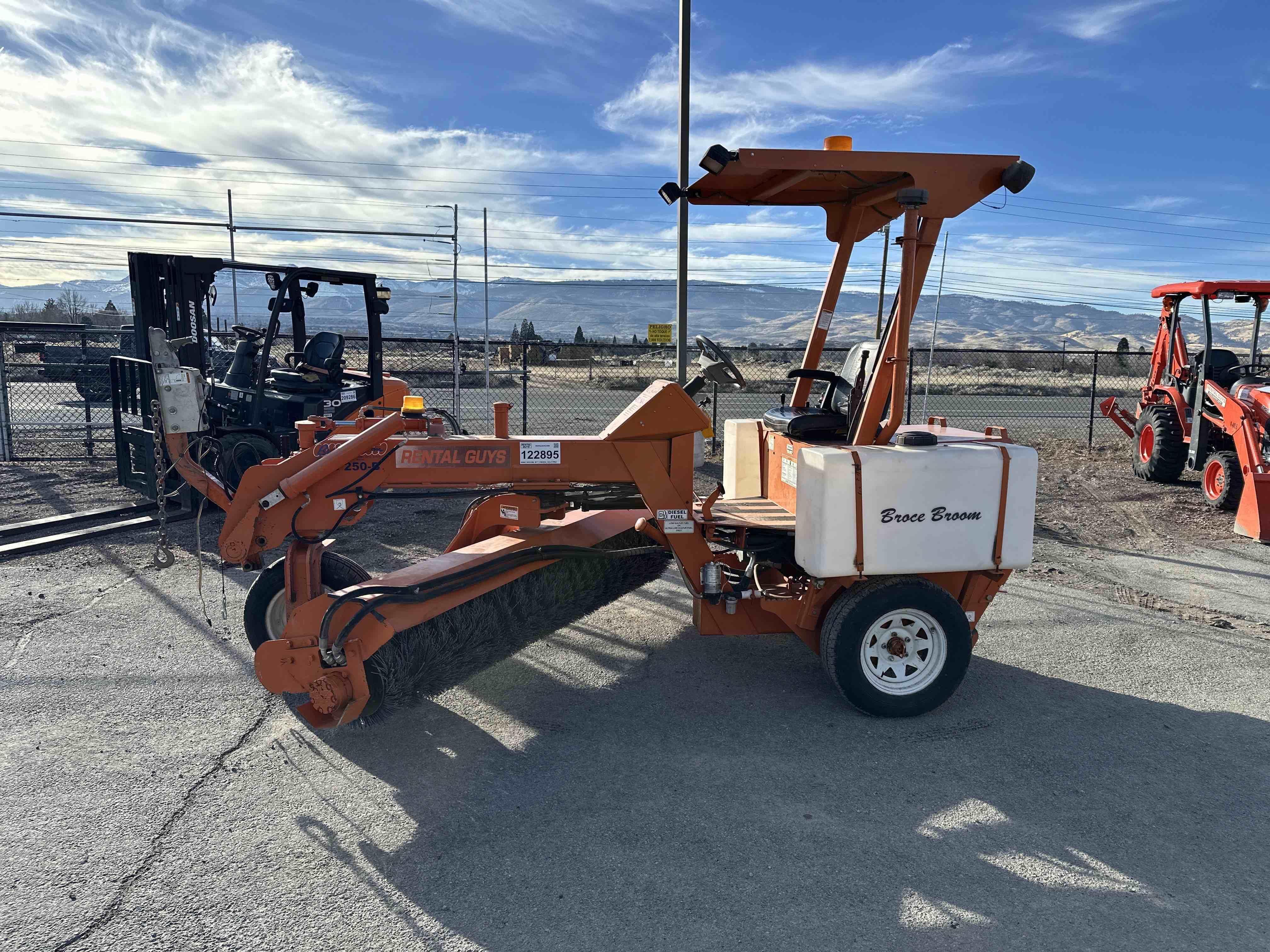 2017 Broce BB250B Equipment Image0