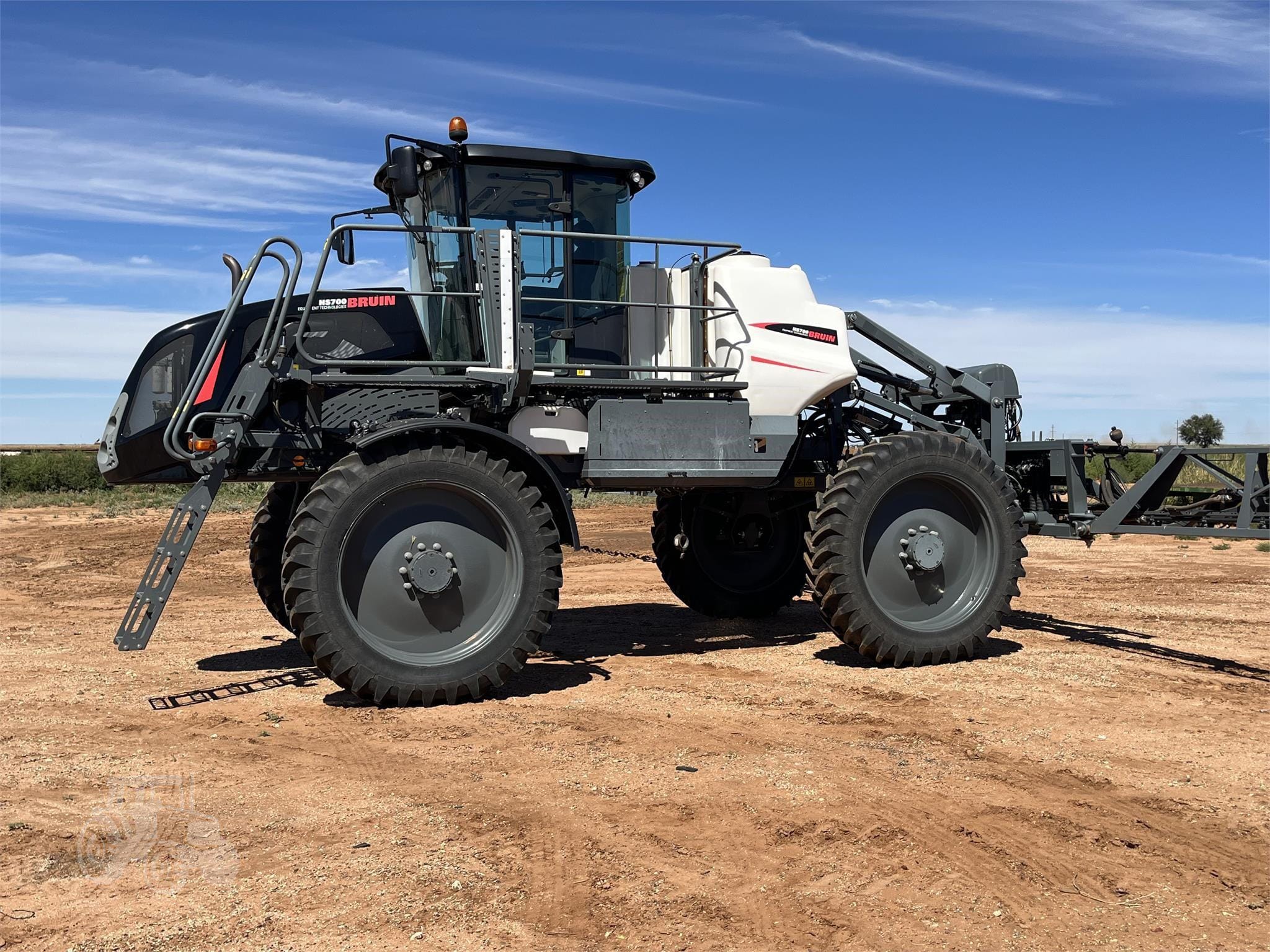 2017 Bruin HS700 Equipment Image0