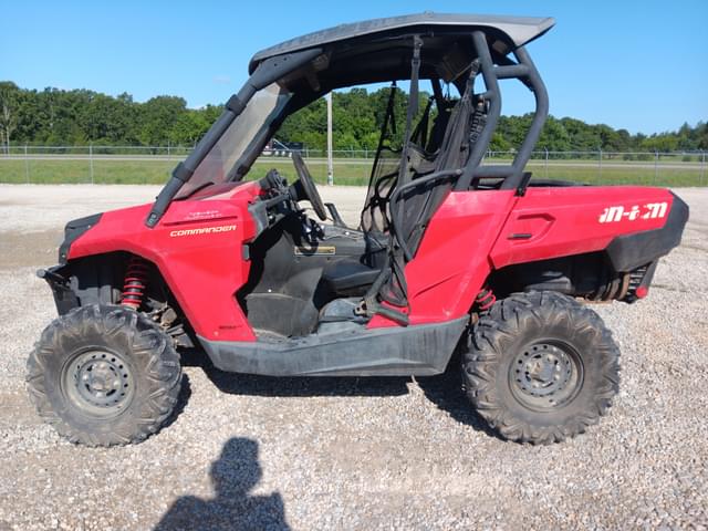 Image of Can-Am Commander 800  equipment image 2