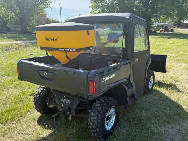 Image of Can-Am Defender equipment image 4