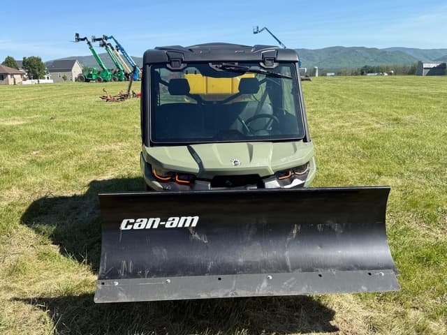 Image of Can-Am Defender equipment image 2