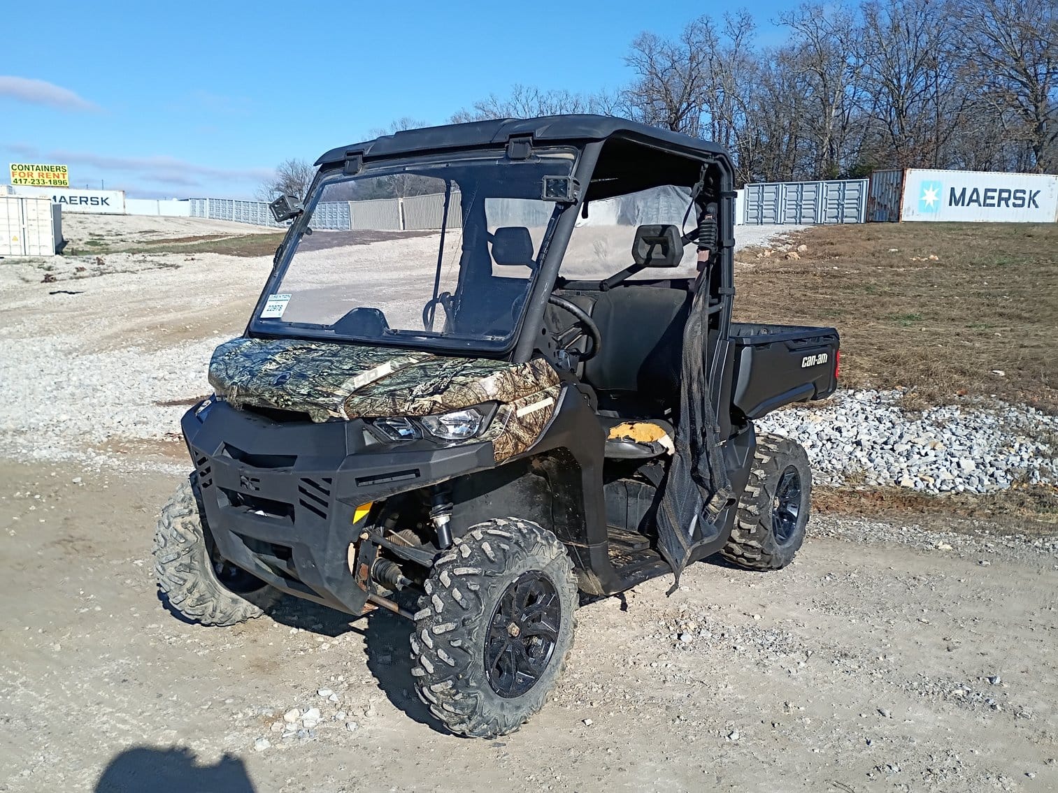 2017 Can-Am Defender Equipment Image0