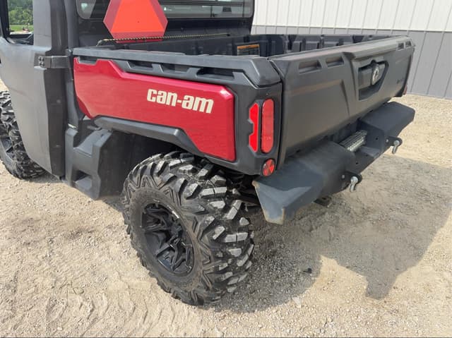 Image of Can-Am Defender XT HD8 equipment image 3