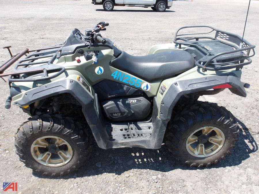 2017 Can-Am Outlander Equipment Image0