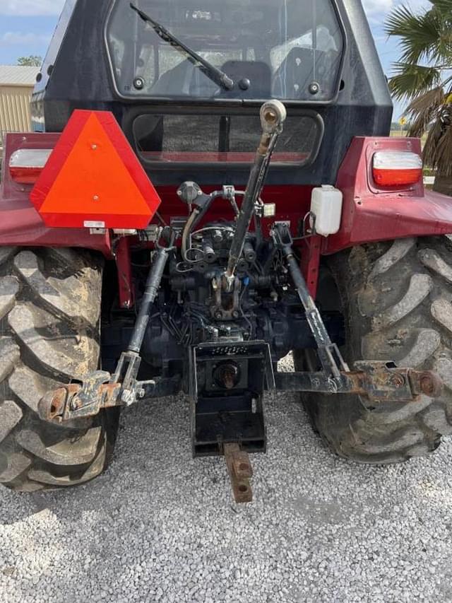 Image of Case IH Farmall 120C equipment image 2