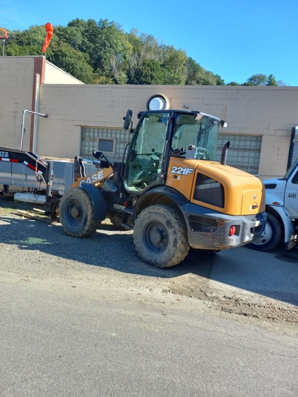2017 Case 221F Equipment Image0