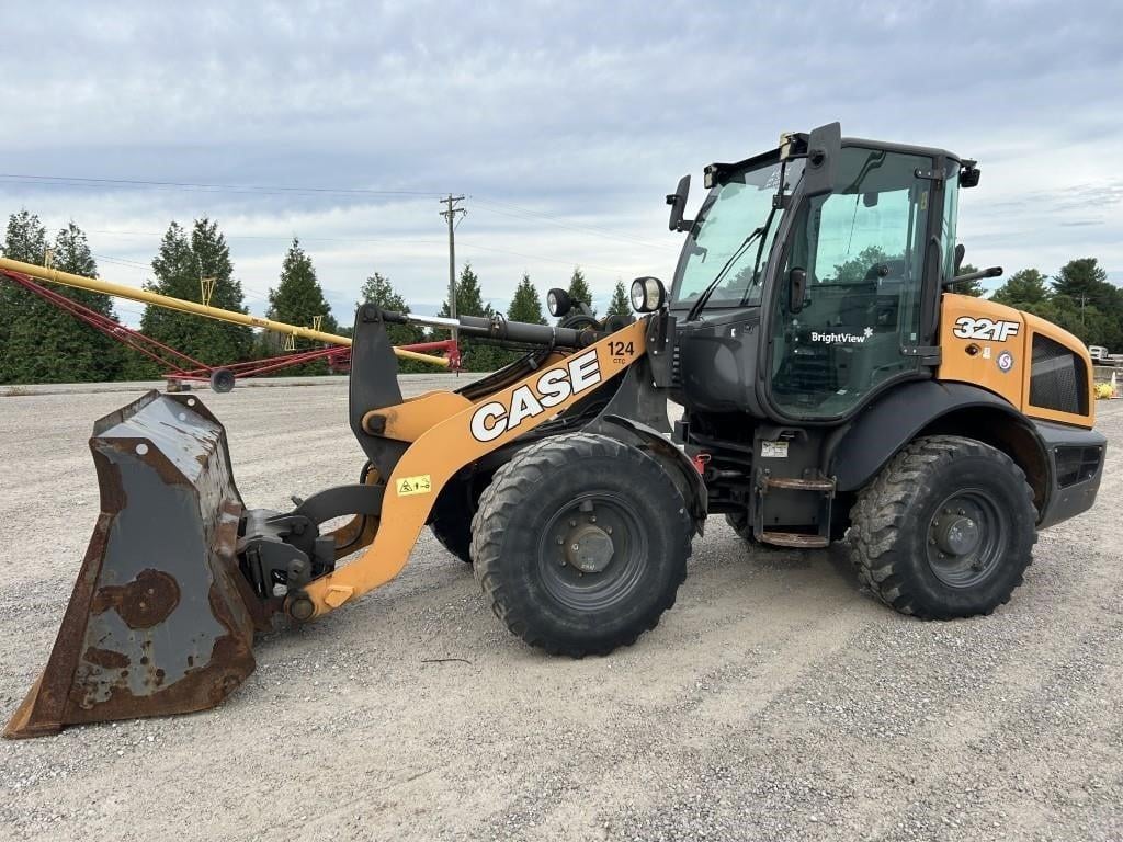 2017 Case 321F Equipment Image0