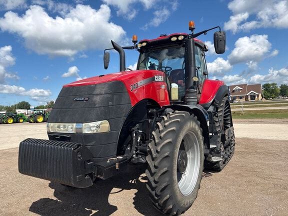 2017 Case IH Magnum 340 Rowtrac Equipment Image0