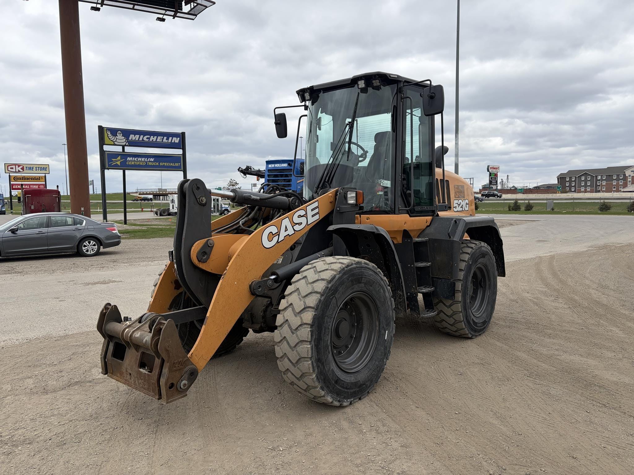 2017 Case 521G Equipment Image0