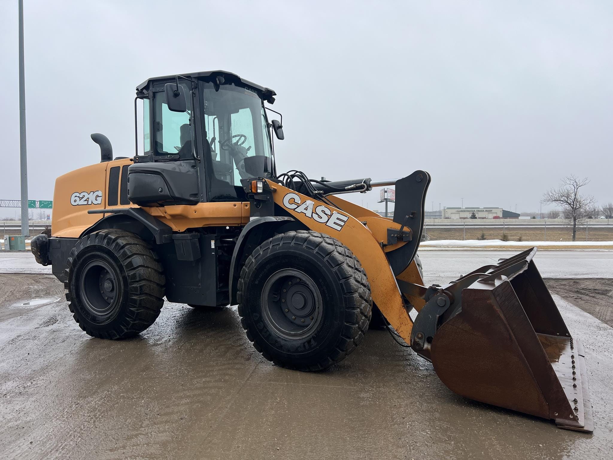 2017 Case 621G Equipment Image0