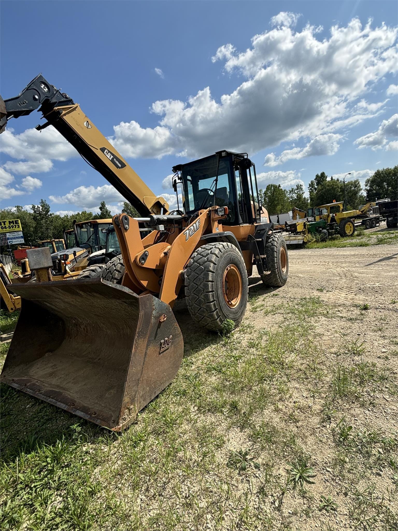 2017 Case 721F Equipment Image0