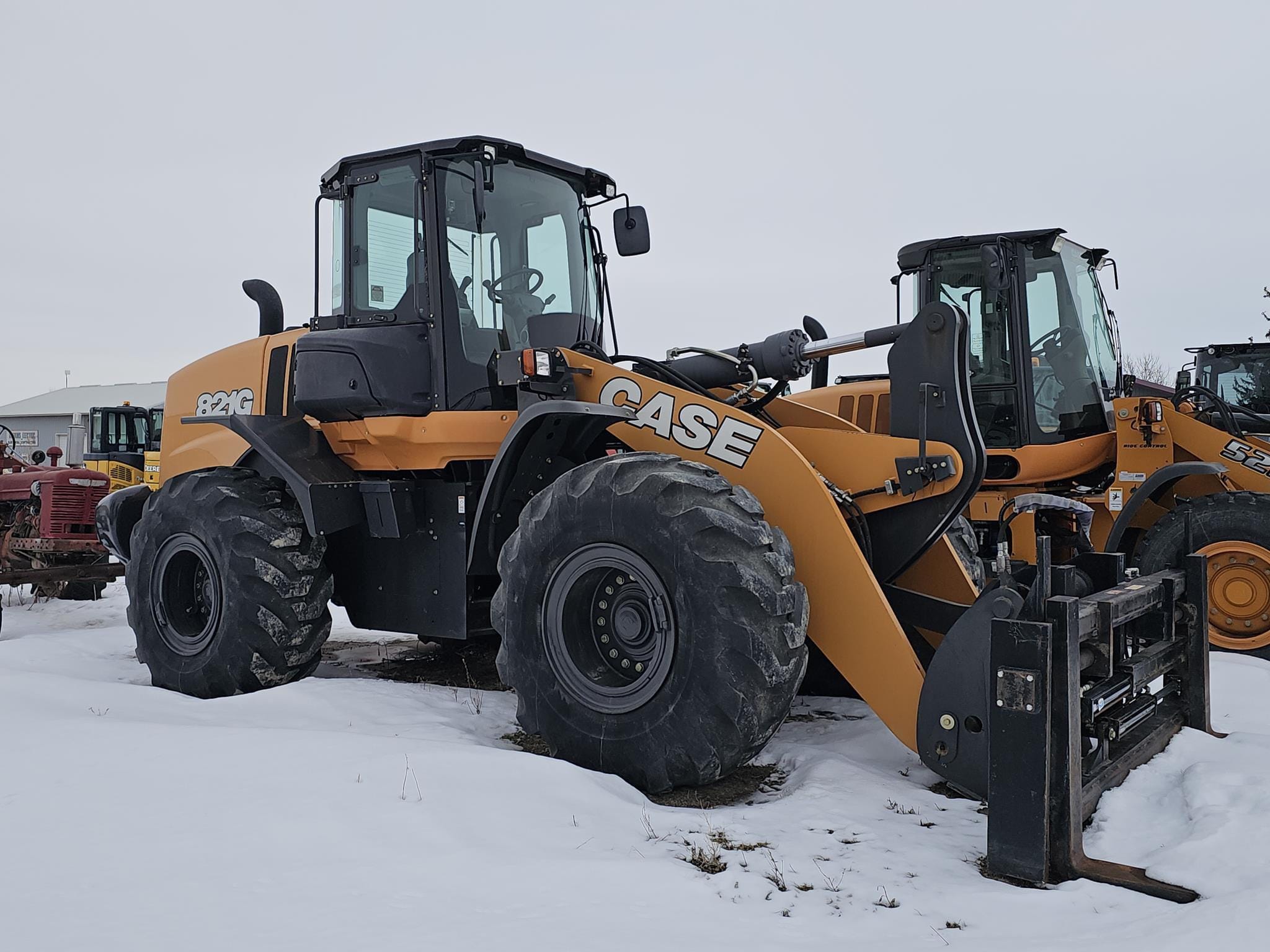 2017 Case 821G Equipment Image0