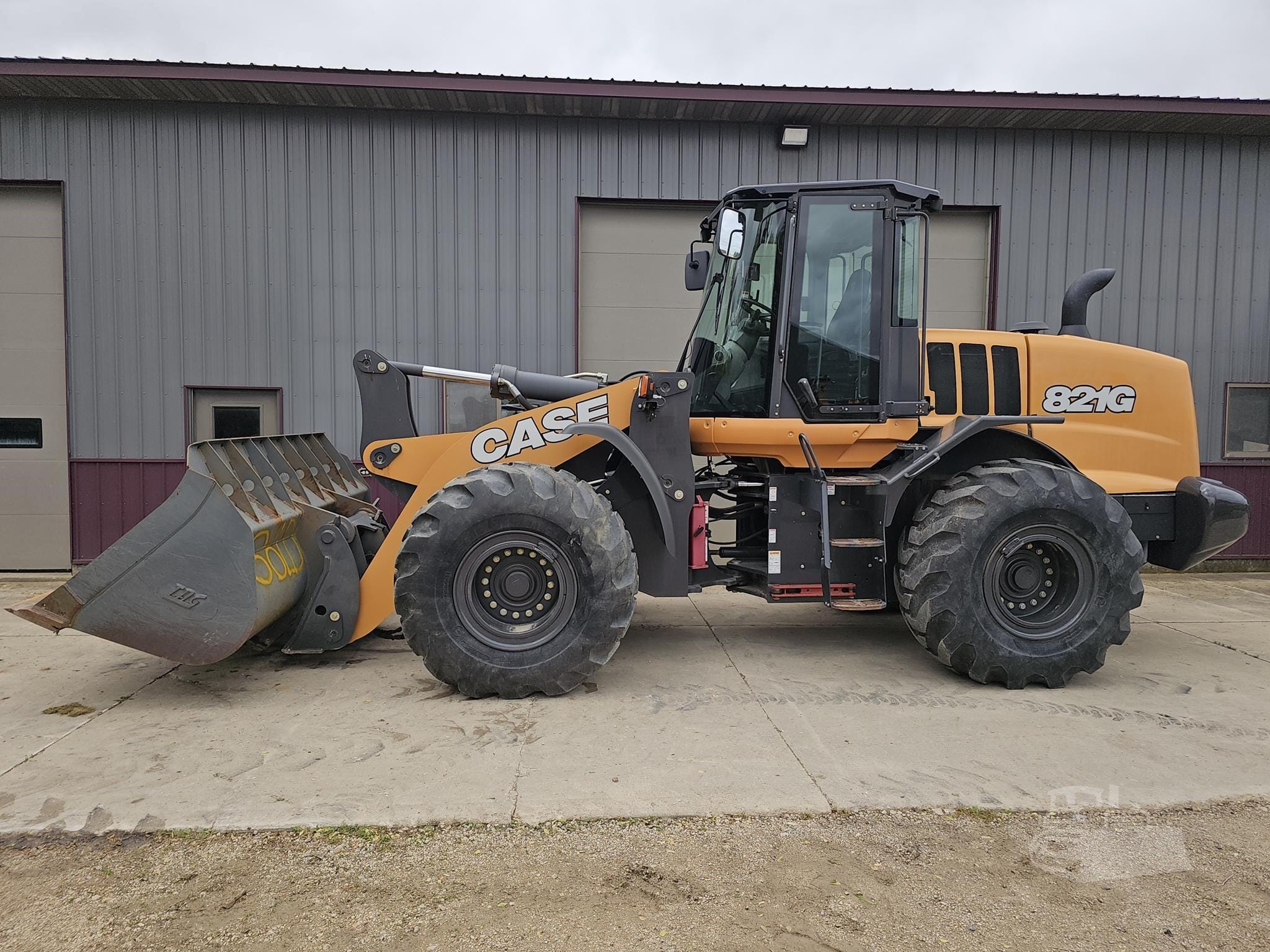 2017 Case 821G Equipment Image0