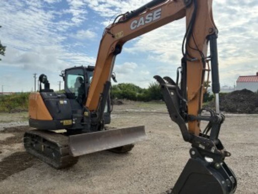 2017 Case CX80C Equipment Image0